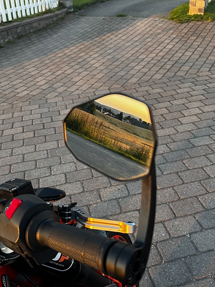 KTM 390 Duke 10 of 14