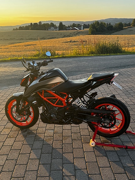KTM 390 Duke 3 of 14