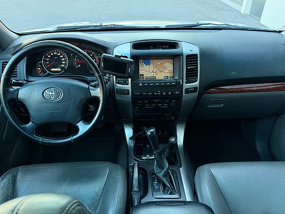 Toyota Land Cruiser 18 of 30