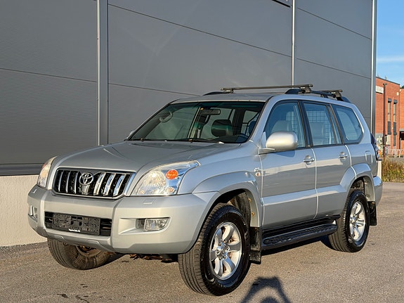 Toyota Land Cruiser 3 of 30