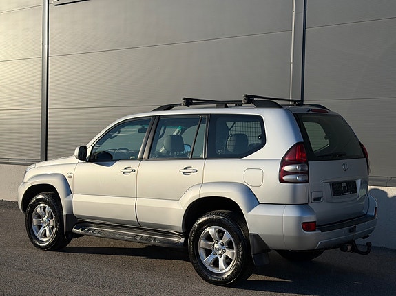 Toyota Land Cruiser 5 of 30