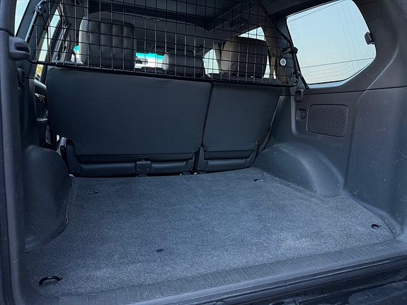 Toyota Land Cruiser 10 of 30
