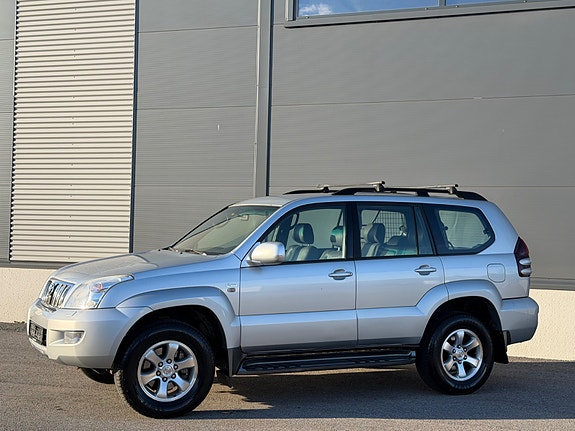 Toyota Land Cruiser 2 of 30