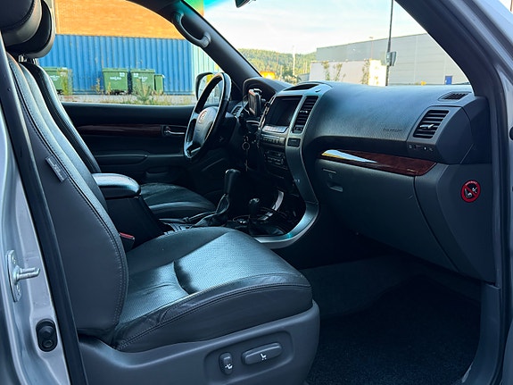 Toyota Land Cruiser 16 of 30
