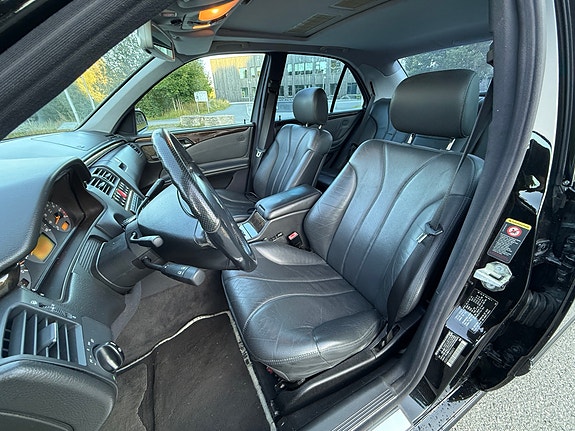 Mercedes-Benz E55 10 of 18