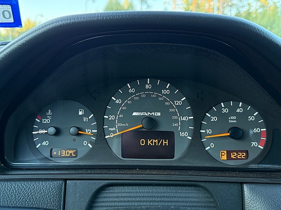 Mercedes-Benz E55 11 of 18