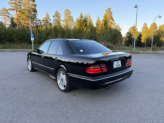 Mercedes-Benz E55 3 of 18
