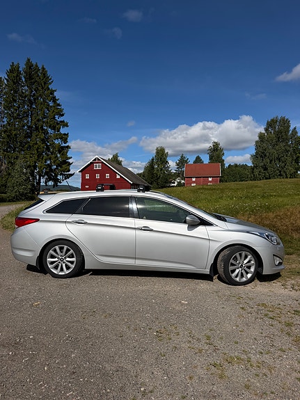 Hyundai i40 2 of 16