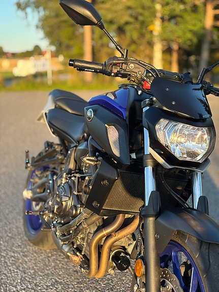 Yamaha MT-07 2 of 10