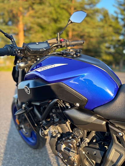 Yamaha MT-07 3 of 10