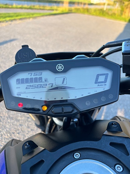 Yamaha MT-07 6 of 10