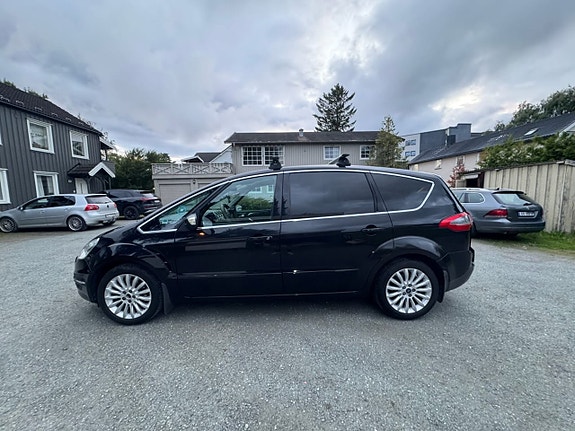 Ford S-MAX 4 of 24