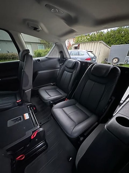Ford S-MAX 7 of 24