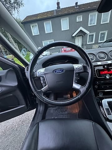 Ford S-MAX 11 of 24
