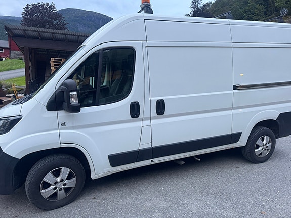 Peugeot Boxer 335 2 of 7