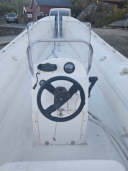 Kaimana Club 580 RIB med 115 hk Mariner totakt 10 of 17