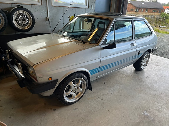 Ford Fiesta 2 of 30