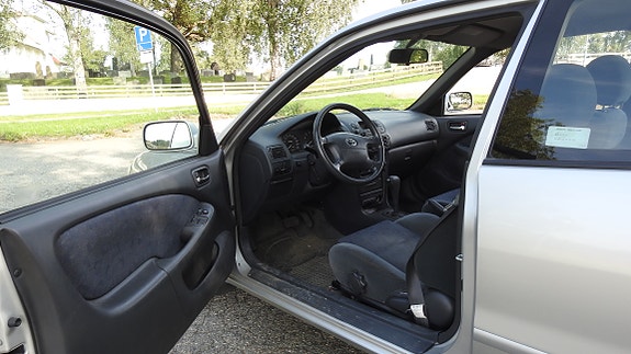 Toyota Corolla 10 of 12