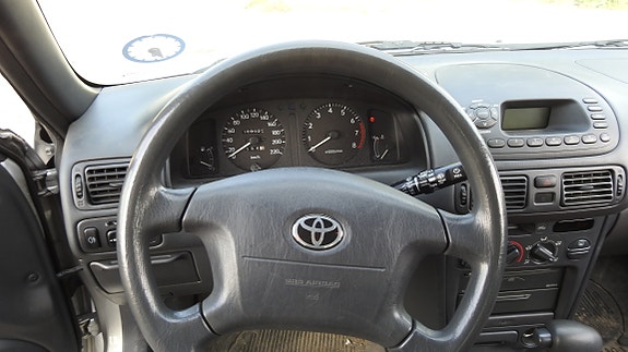 Toyota Corolla 9 of 12