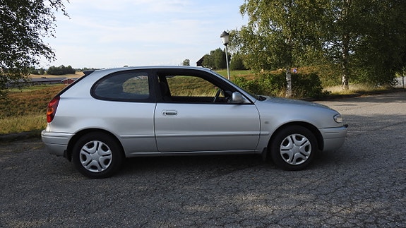 Toyota Corolla 7 of 12