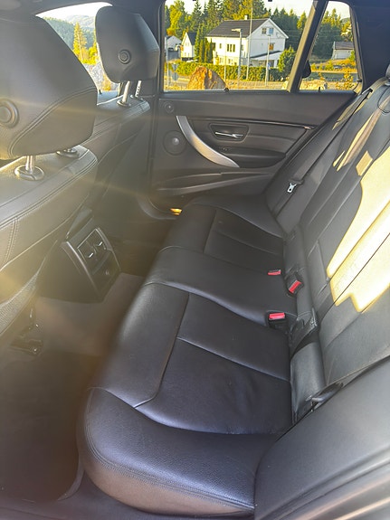 BMW 320d 19 of 30