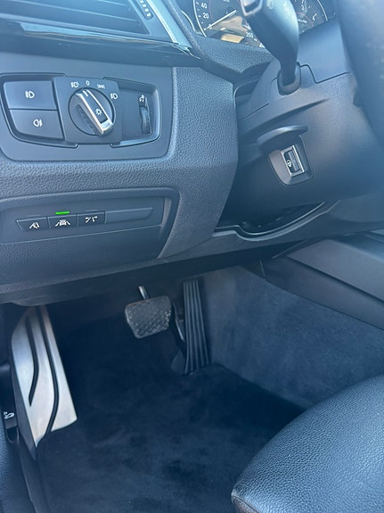 BMW 320d 24 of 30