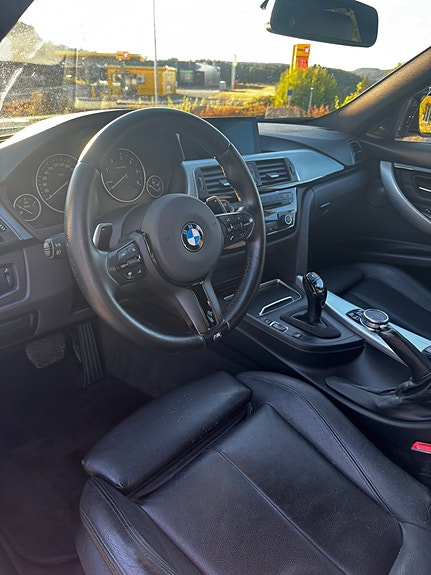 BMW 320d 15 of 30