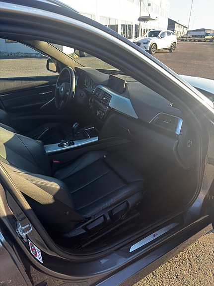 BMW 320d 14 of 30