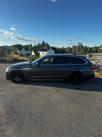 BMW 320d 3 of 30