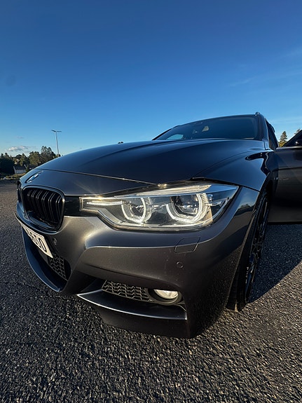 BMW 320d 12 of 30