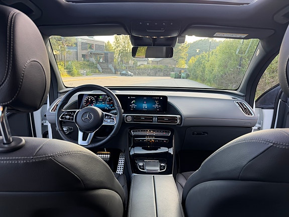 Mercedes-Benz EQC400 29 of 30