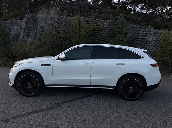 Mercedes-Benz EQC400 3 of 30