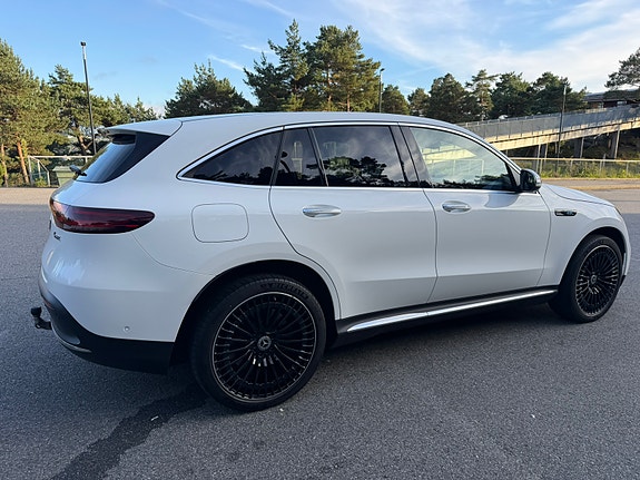 Mercedes-Benz EQC400 11 of 30