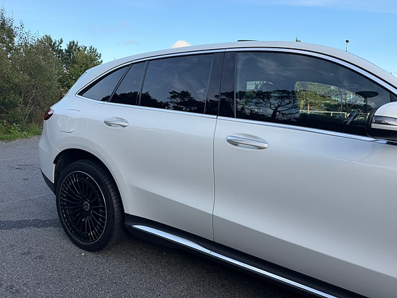 Mercedes-Benz EQC400 20 of 30