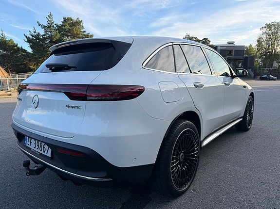 Mercedes-Benz EQC400 9 of 30