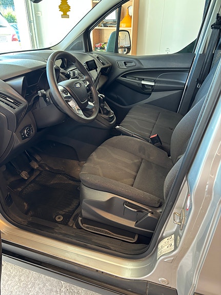 Ford Transit Connect 6 of 8