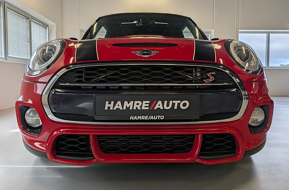 MINI Cooper S 10 of 30