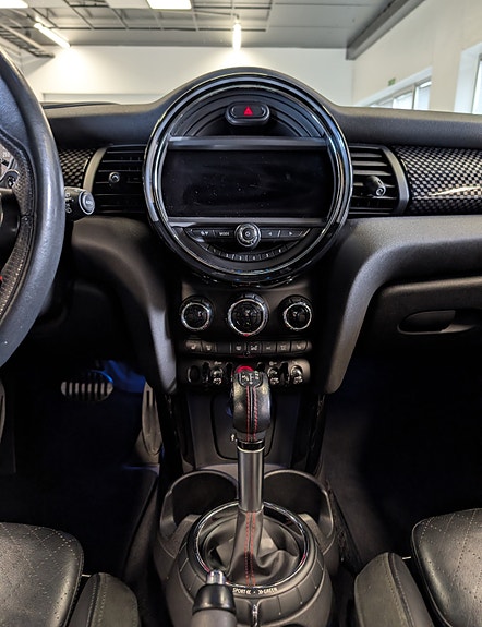 MINI Cooper S 30 of 30