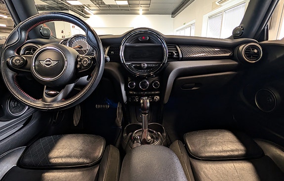 MINI Cooper S 24 of 30