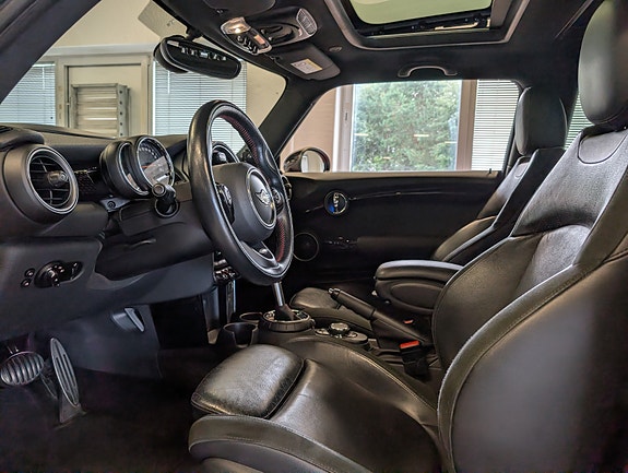 MINI Cooper S 19 of 30