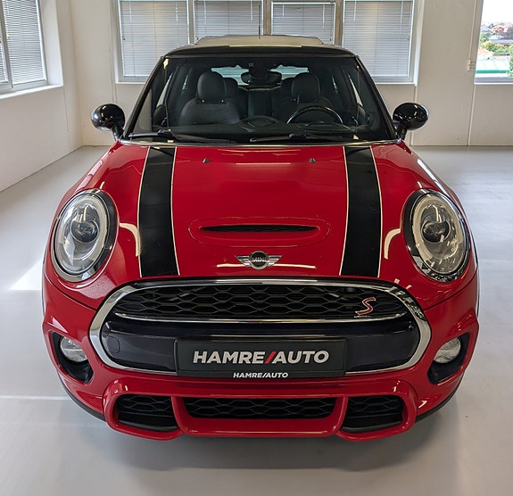 MINI Cooper S 8 of 30