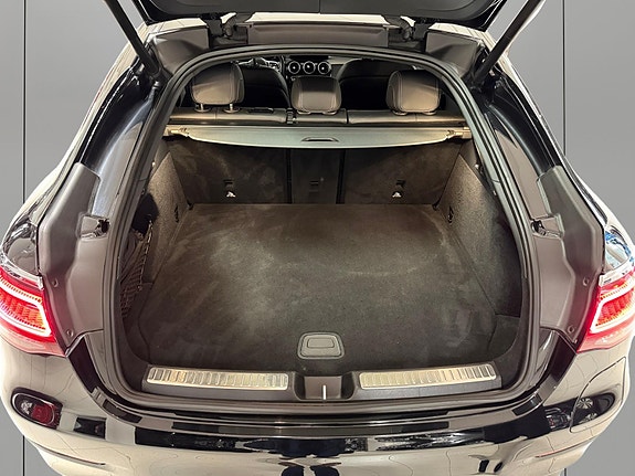 Mercedes-Benz GLC300 e 30 of 30