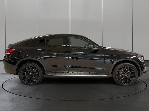 Mercedes-Benz GLC300 e 6 of 30
