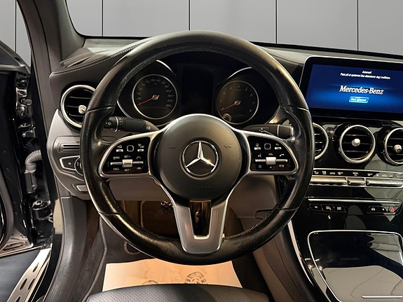 Mercedes-Benz GLC300 e 14 of 30