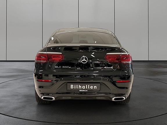 Mercedes-Benz GLC300 e 4 of 30