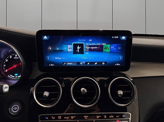 Mercedes-Benz GLC300 e 18 of 30