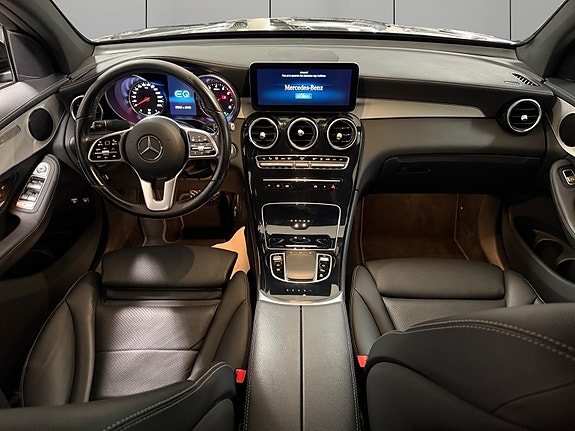 Mercedes-Benz GLC300 e 16 of 30