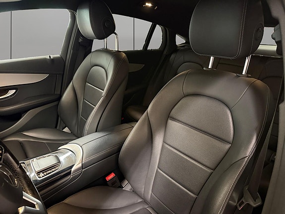Mercedes-Benz GLC300 e 13 of 30