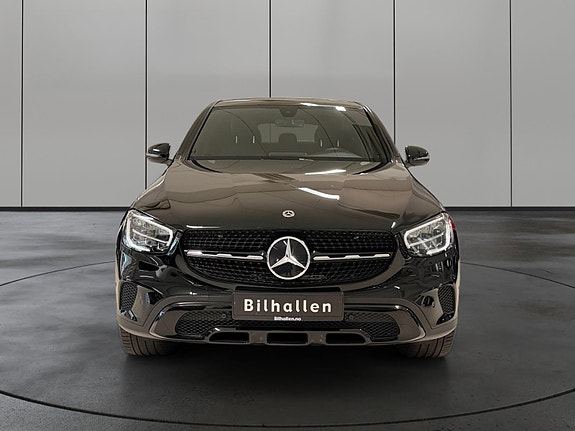 Mercedes-Benz GLC300 e 8 of 30