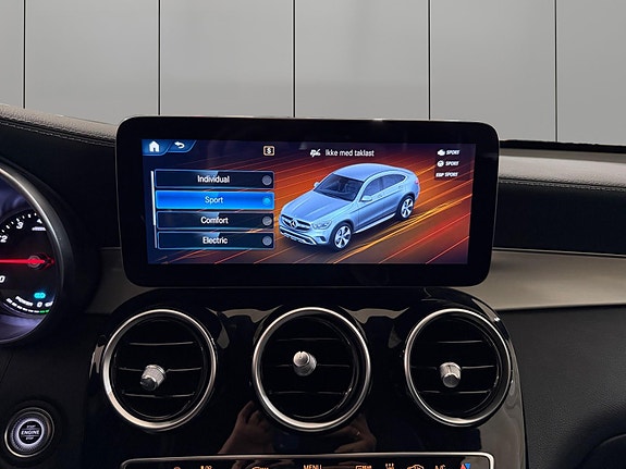 Mercedes-Benz GLC300 e 20 of 30